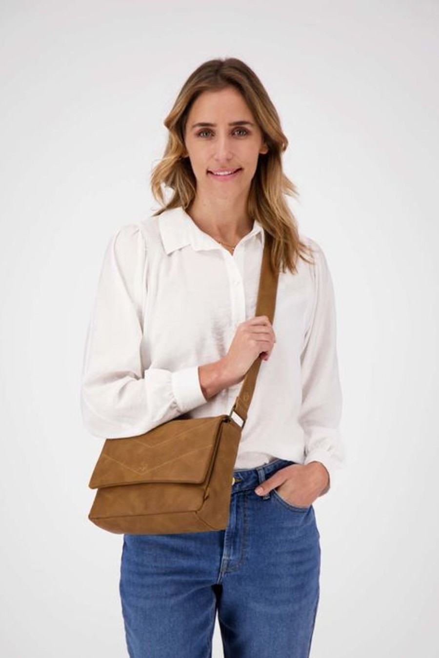 Tassen Zusss | Zusss Schoudertasje Met Stiksels Cognac
