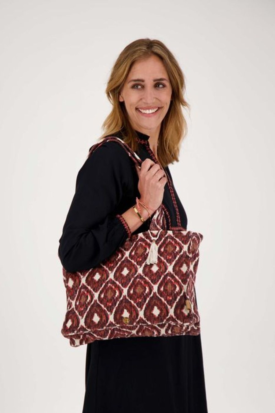 Tassen Zusss | Zusss Katoenen Tas Met Ikat Print Zand/Roodbruin